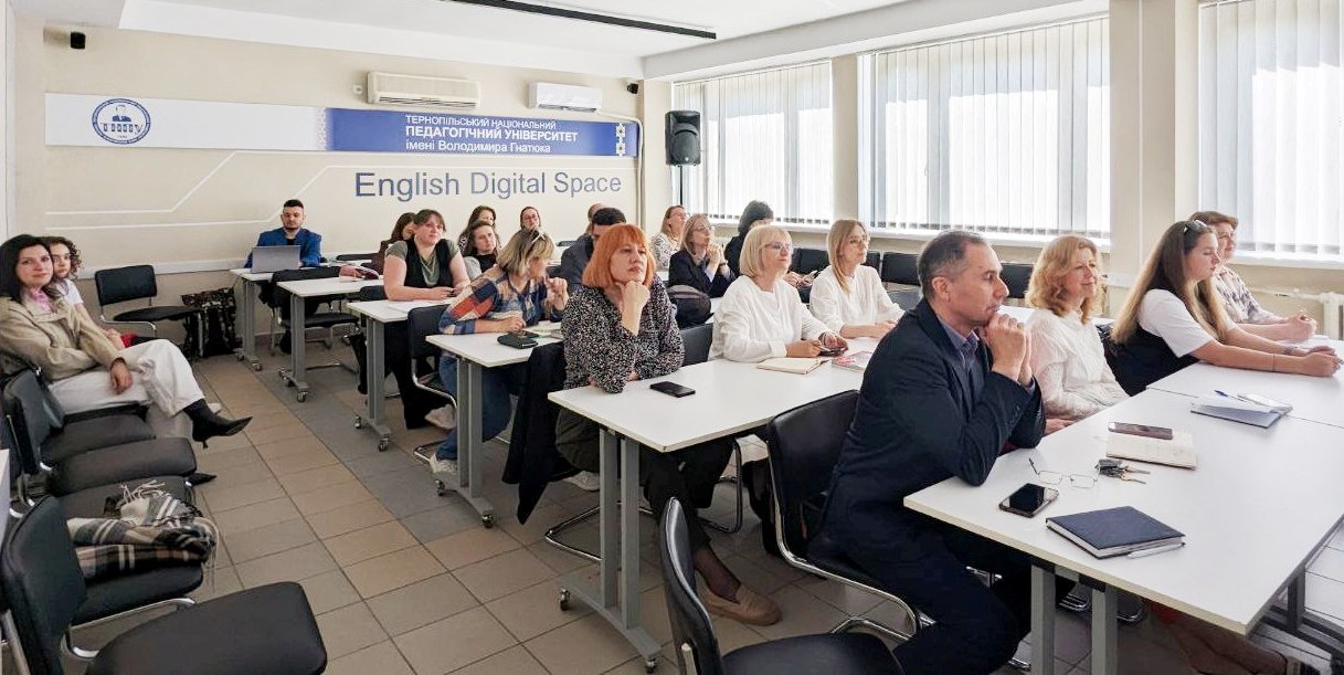  У процесі семінару професійного розвитку (1).jpg